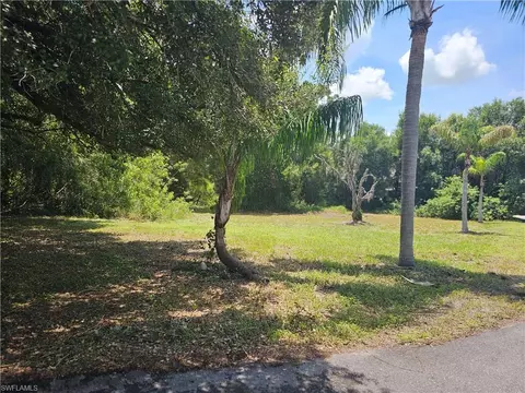 Exterior - 2050 Evans Rd, Labelle, FL 33935 photo 6 of 7