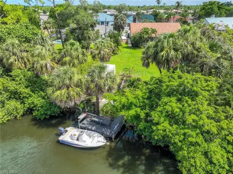 116 Sharwood Dr, Naples, FL 34110