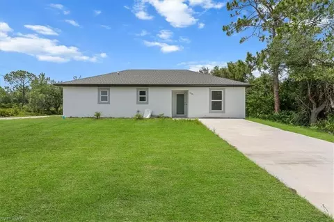 3801 E 20th St, Alva, FL 33920