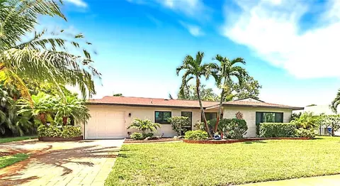 1015 El Valle Ave, Fort Myers, FL 33919