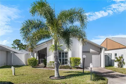 9761 Maplecrest Cir, Lehigh Acres, FL 33936