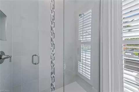 Bath - 3187 Cotuit Ln, Naples, FL 34114 photo 4 of 7