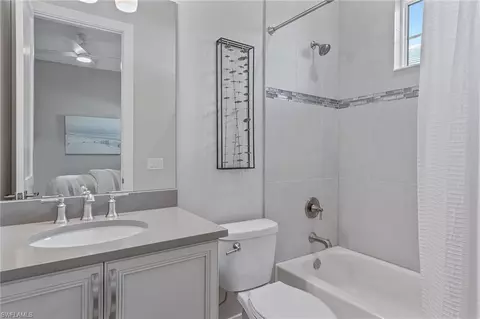 Bath - 3187 Cotuit Ln, Naples, FL 34114 photo 6 of 7