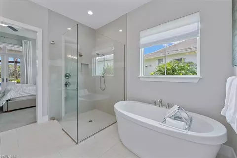 Bath - 3187 Cotuit Ln, Naples, FL 34114 photo 2 of 7