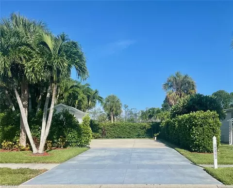 1021 Silver Lakes Blvd, Naples, FL 34114