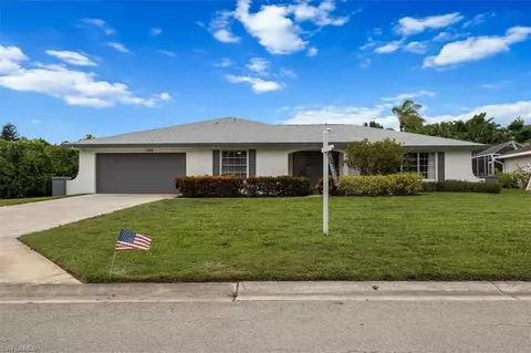 389 Country Club Ln, Naples, FL 34110