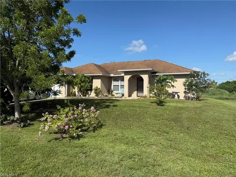107 Indiana Pl, Lehigh Acres, FL 33936