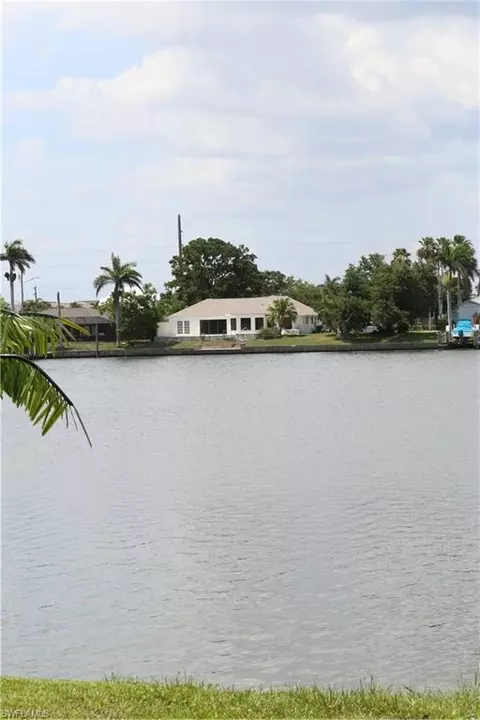 504 Cape Coral Pkwy W, Cape Coral, FL 33914