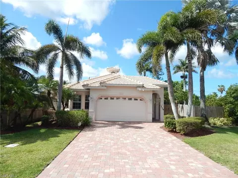 774 105th Ave N, Naples, FL 34108