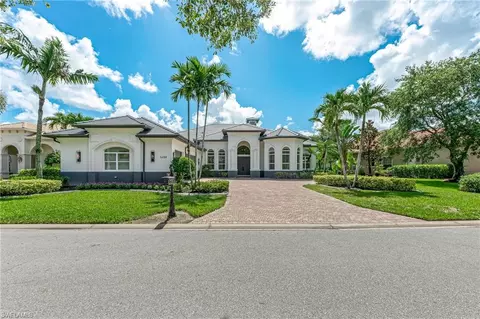 5688 Hammock Isles Dr, Naples, FL 34119
