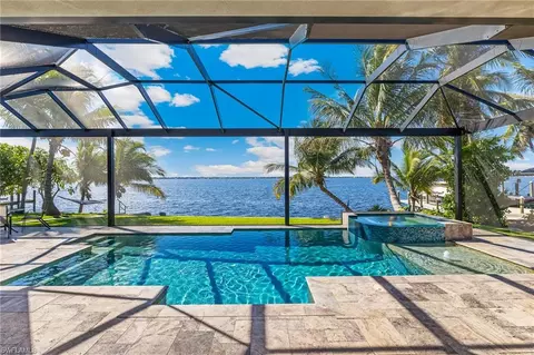 2506 SE 28th St, Cape Coral, FL 33904