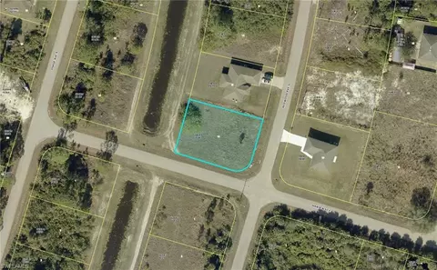 522 Redwood Ave S, Lehigh Acres, FL 33974