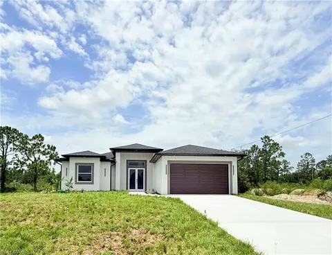 521 Johns Ave, Lehigh Acres, FL 33972