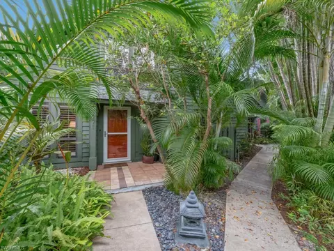 1271 Solana Rd #E4, Naples, FL 34103