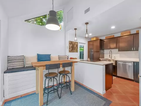Kitchen - 1271 Solana Rd #E4, Naples, FL 34103 photo 2 of 2