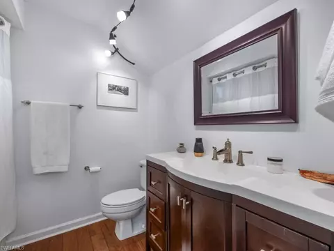 Bath - 1271 Solana Rd #E4, Naples, FL 34103 photo 1 of 2
