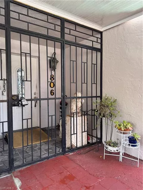 806 W 80 Pl, Hialeah, FL 33014