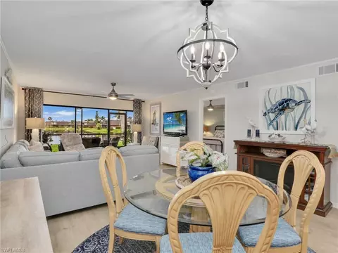 4240 Chantelle Dr #B105, Naples, FL 34112