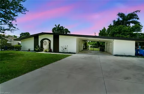 544 Bayside Dr, Fort Myers, FL 33919
