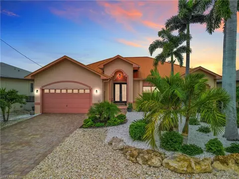 2389 Cherimoya Ln, Saint James City, FL 33956