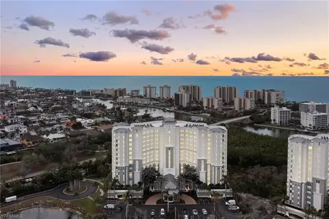 300 Dunes Blvd #404, Naples, FL 34110