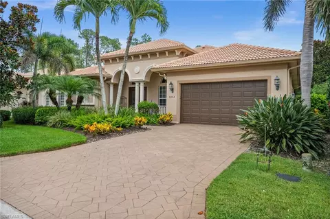 5802 Hammock Isles Dr, Naples, FL 34119