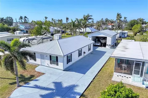 16080 Siesta Dr, Fort Myers, FL 33908
