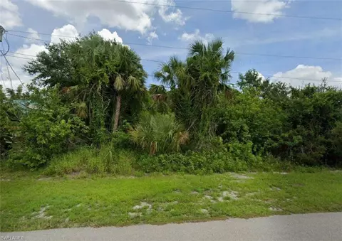 6154 Hepner Ave, Fort Myers, FL 33905