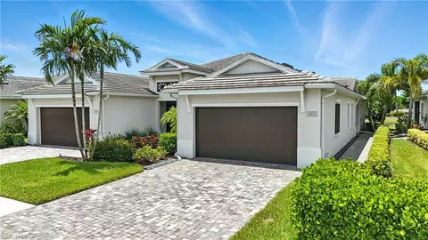 8951 Saint Lucia Dr, Naples, FL 34114