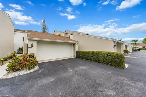 402 Bristle Cone Ln #2, Naples, FL 34113
