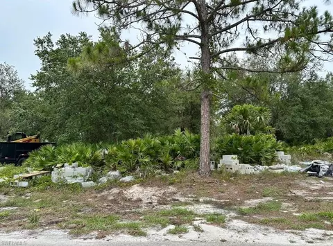 547 Cypress Ave S, Lehigh Acres, FL 33974