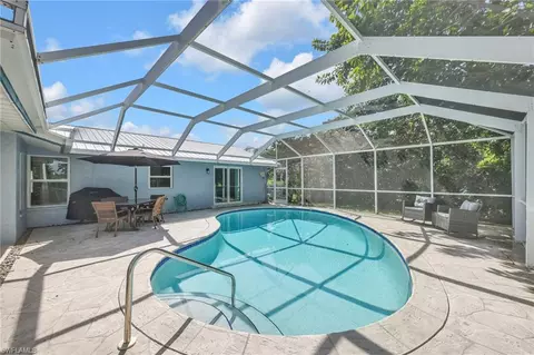 Exterior - 226 Pinehurst Cir, Naples, FL 34113 photo 6 of 8