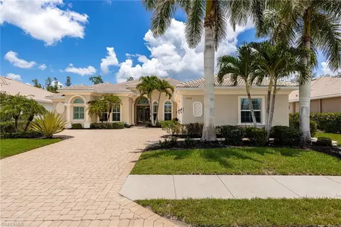 19332 La Serena Dr, Fort Myers, FL 33967