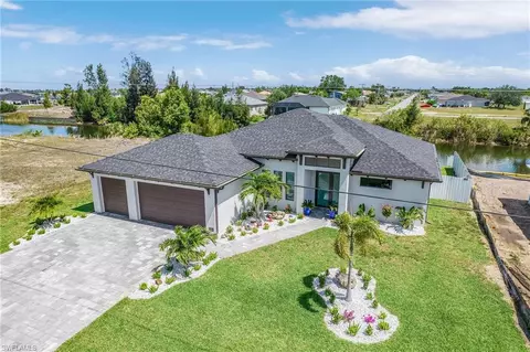 201 NE 8th Ter, Cape Coral, FL 33909