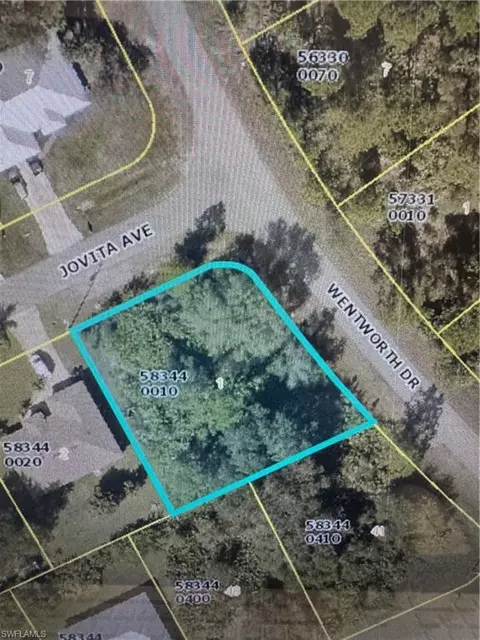 735 Wentworth Dr, Lehigh Acres, FL 33972
