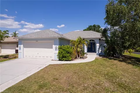 8970 Woodgate Manor Ct, Fort Myers, FL 33908