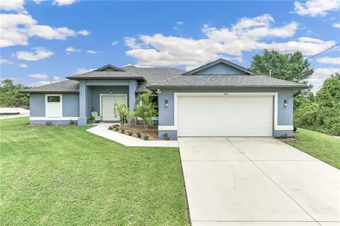 860 Theodore Vail St E, Lehigh Acres, FL 33974
