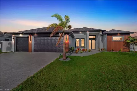1025 NE 13th Pl, Cape Coral, FL 33909