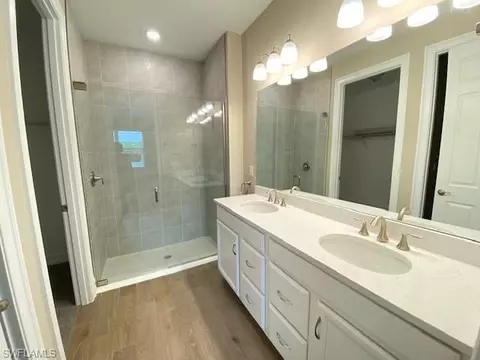 Bath - 1023 Enbrook Loop, Naples, FL 34114 photo 2 of 3