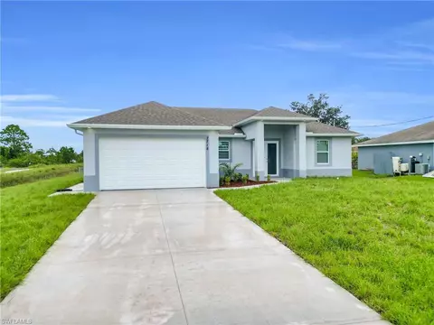 2718 42nd St W, Lehigh Acres, FL 33971