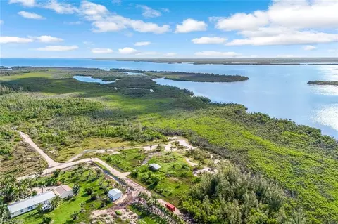 5300 Gamebird Ln, Bokeelia, FL 33922