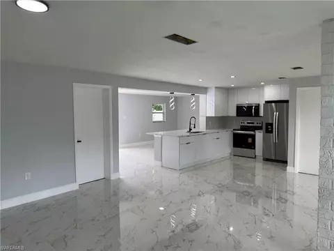 1646 S Hermitage Rd, Fort Myers, FL 33919
