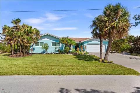 566 Boulder Dr, Sanibel, FL 33957