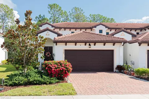 7907 Bristol Cir, Naples, FL 34120