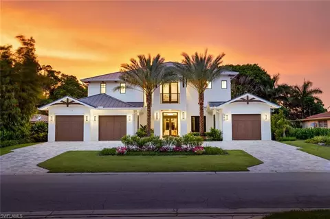565 Whispering Pine Ln, Naples, FL 34103