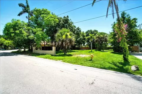 2960 Gordon St, Naples, FL 34112 photo 9