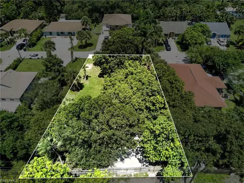 2960 Gordon St, Naples, FL 34112
