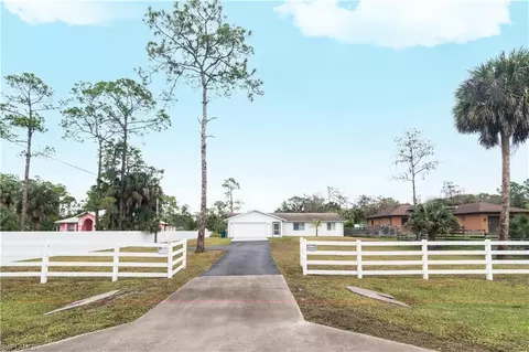 2911 6th Ave SE, Naples, FL 34117