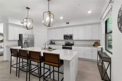 12043 Hawthorn Lake Dr #101, Fort Myers, FL 33913
