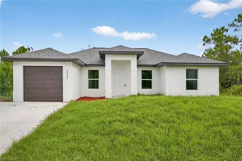 2904 44th St W, Lehigh Acres, FL 33971